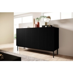 Komoda Nicole 150 cm trzydrzwiowa z ryflowanym frontem - czarny mat / czarne nóżki